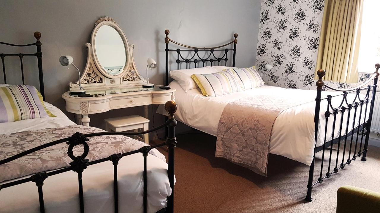 The Royal Oak Duddington Bed & Breakfast Stamford Exterior photo